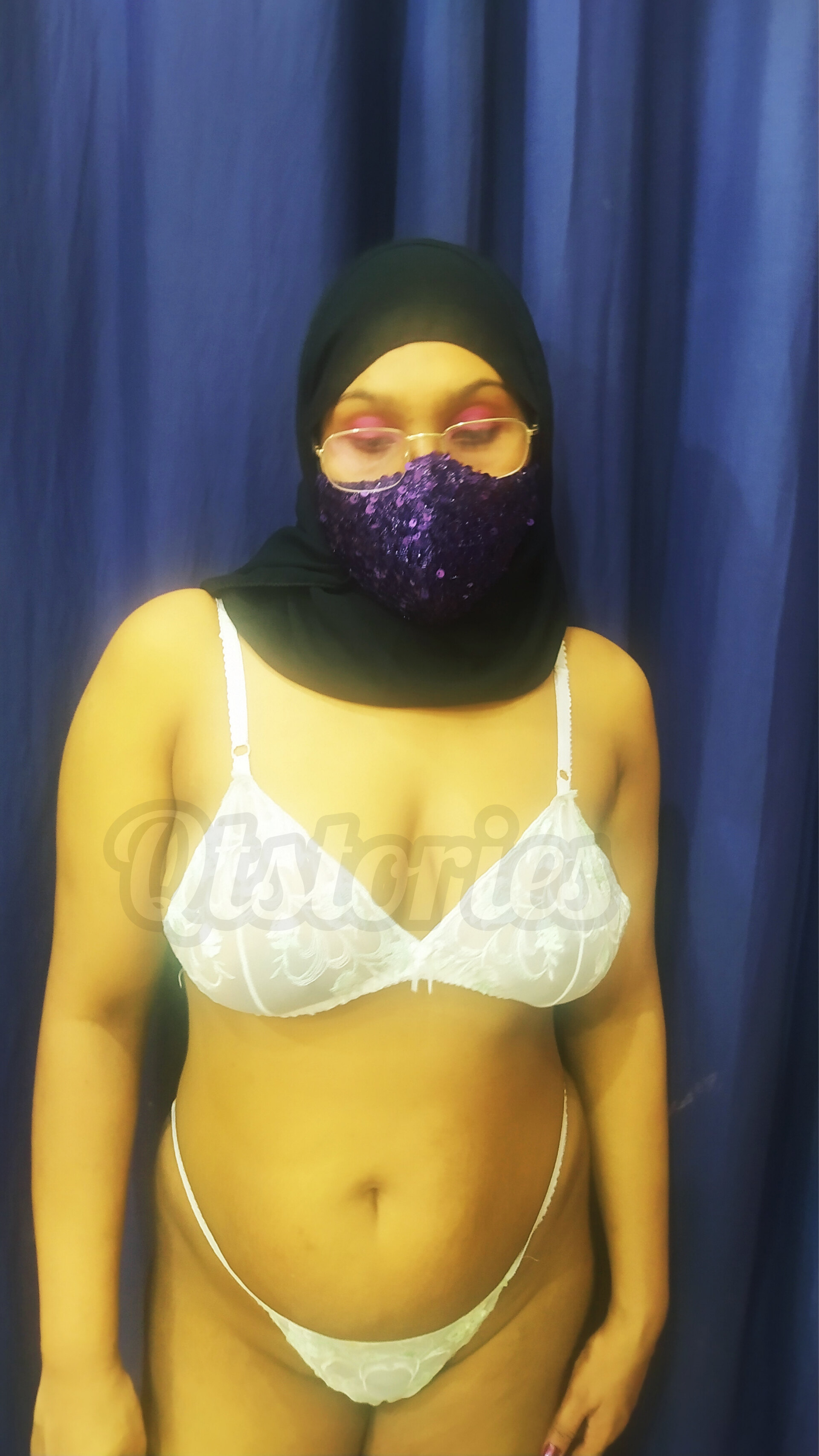 Muslim hotwife 🧕🇵🇰 profile image
