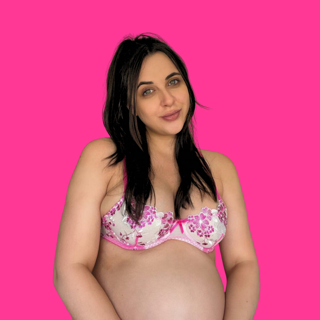 YOUR PREGNANT GIRL 🇬🇧❤️🔥 profile image