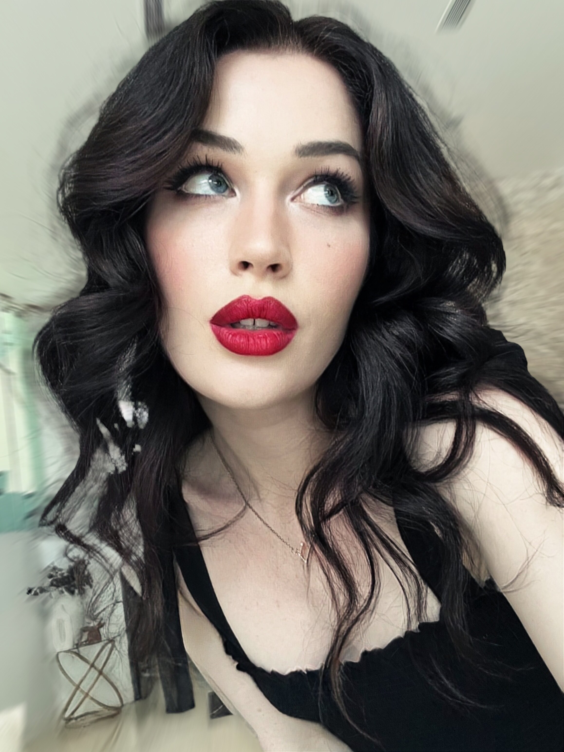 Evelyn Claire profile image