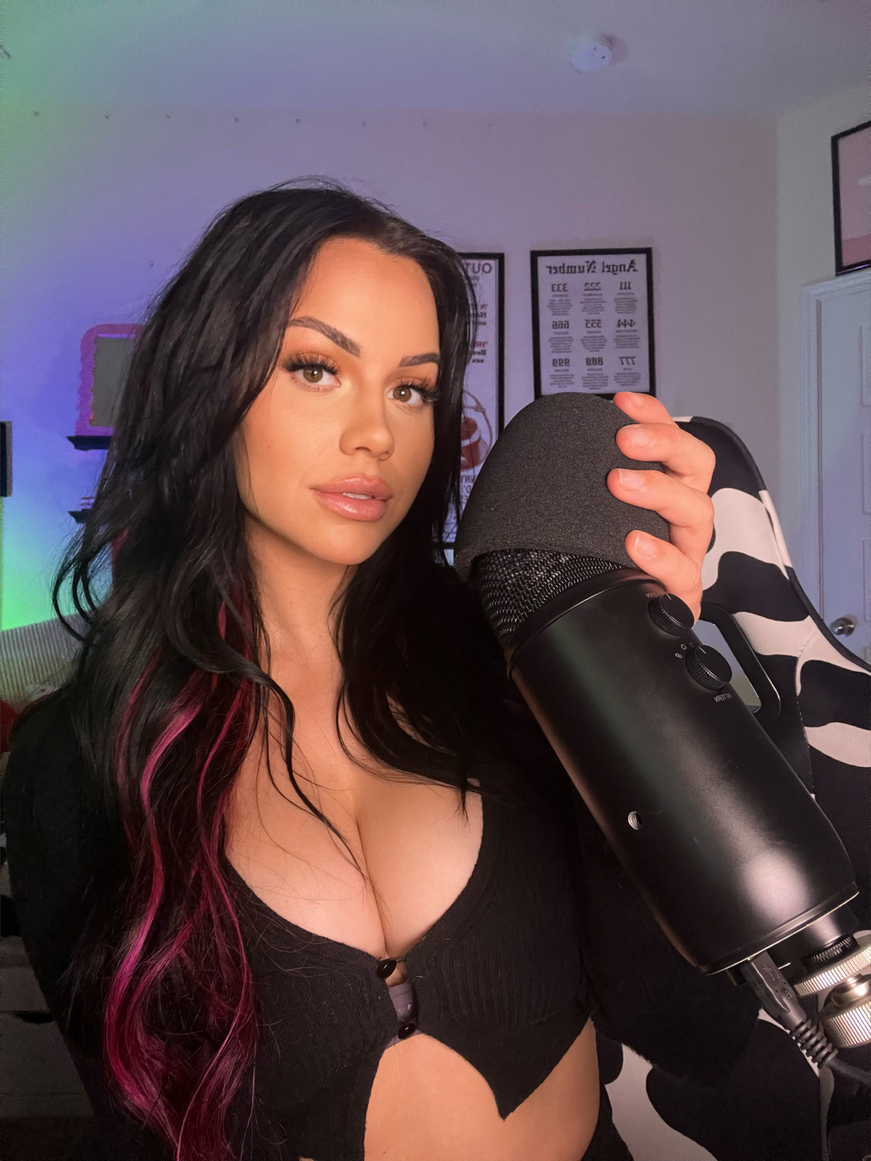 ShotsofSimone 💋 profile image