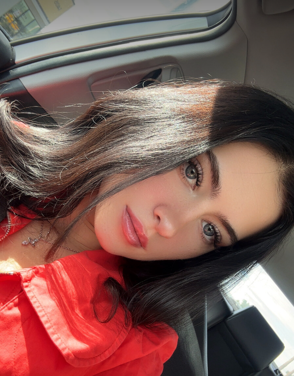 V I C T O R I A 🖤 profile image