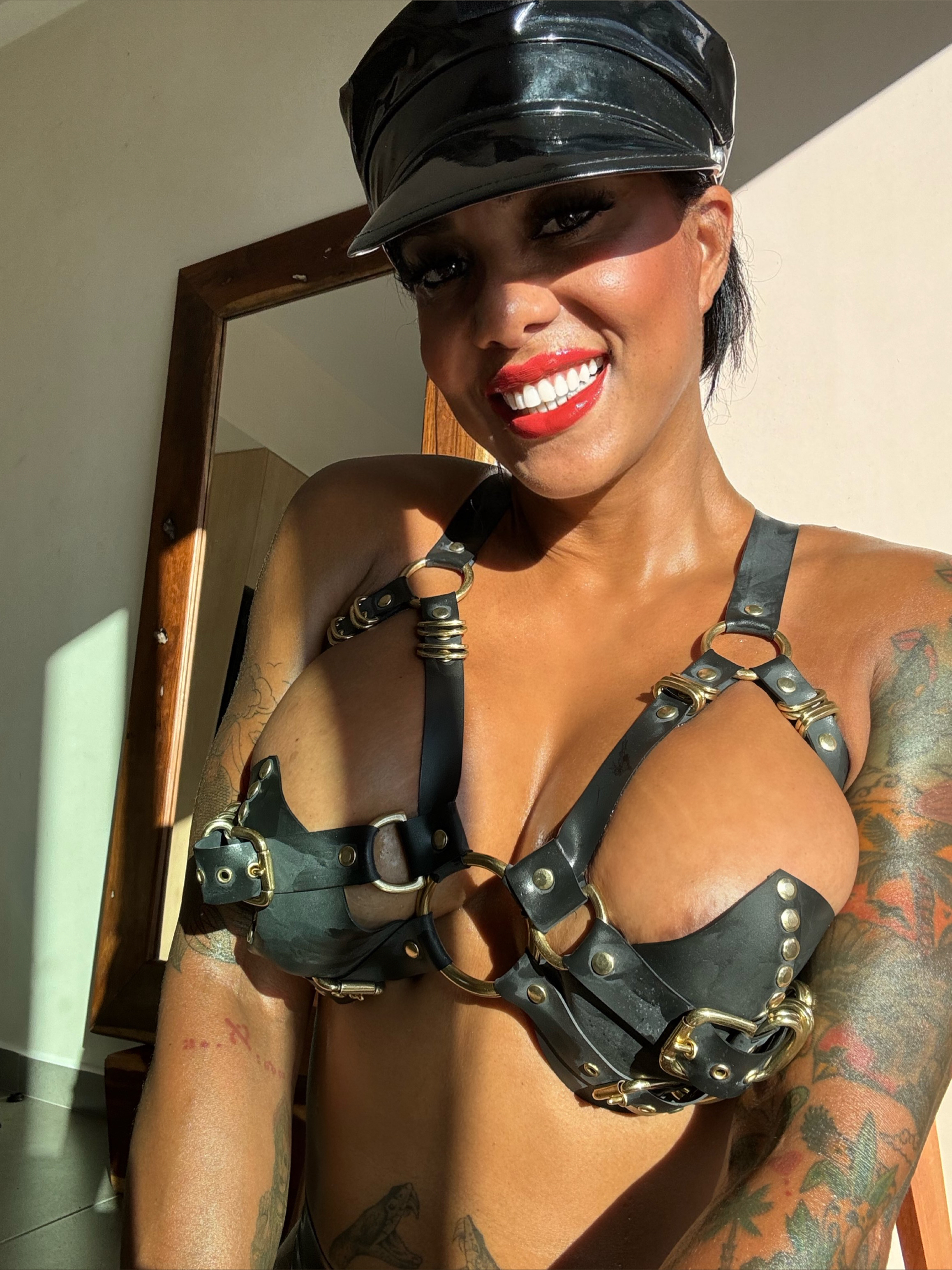 𝙎𝙖𝙧𝙖𝙝 𝙏𝙝𝙚 𝙄𝙣𝙫𝙖𝙙𝙚𝙧/𝙎𝙩𝙧𝙖𝙥𝙤𝙣/𝙎𝙚𝙭𝙩𝙞𝙣𝙜/𝙁𝙚𝙢𝙙𝙤𝙢 profile image