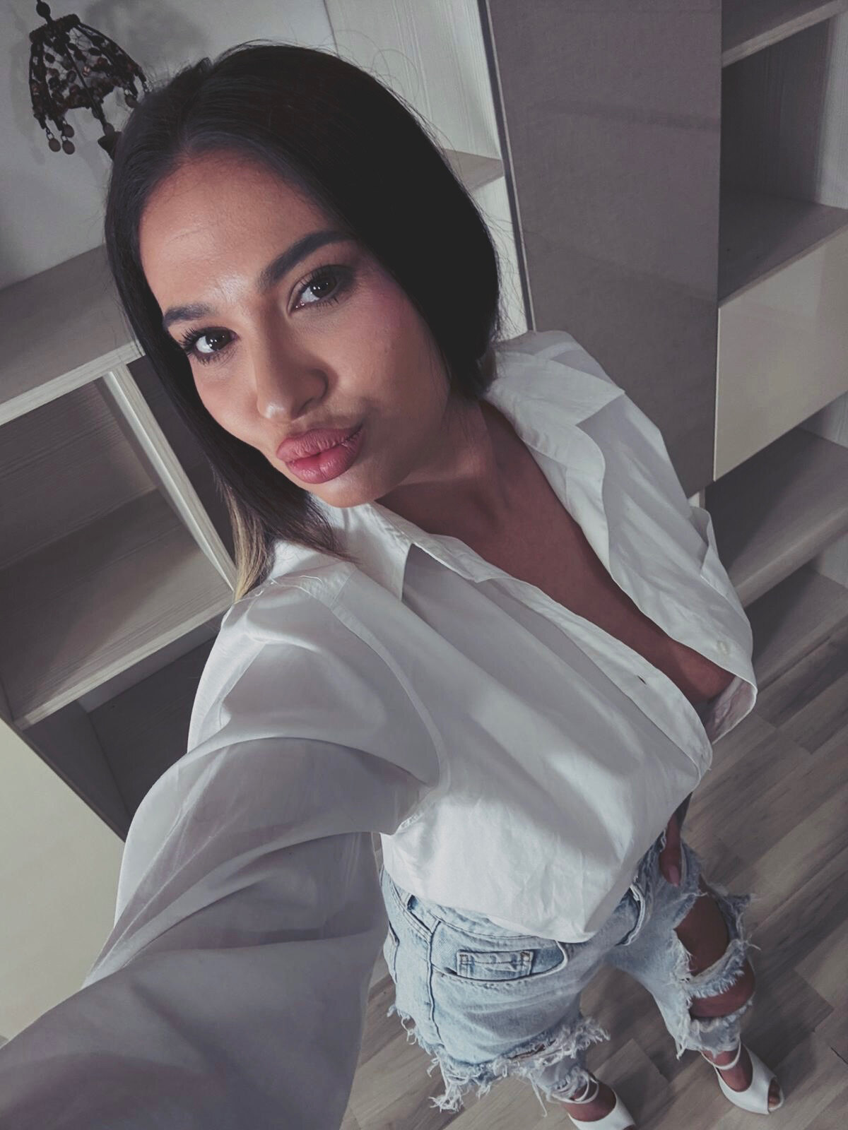 Adelina Kate 🔥 profile image