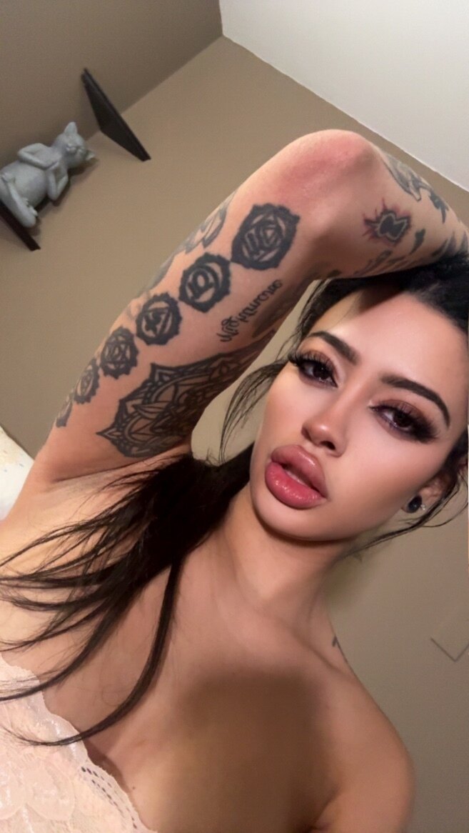 Nina Pink profile image