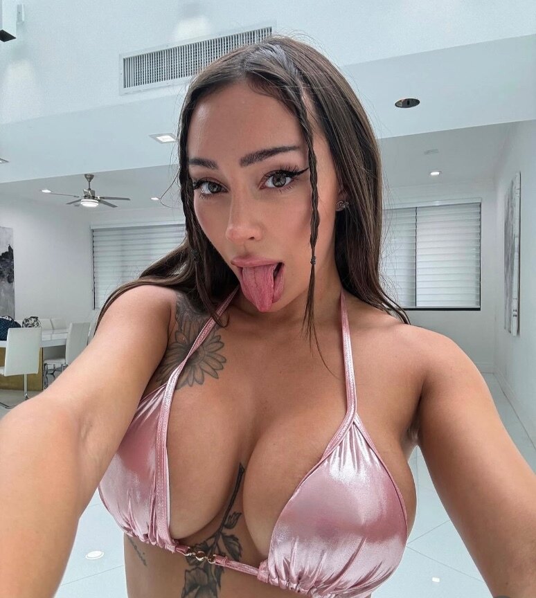 sisi rose profile image