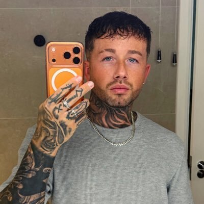SMALL BUT BIGGG profile image