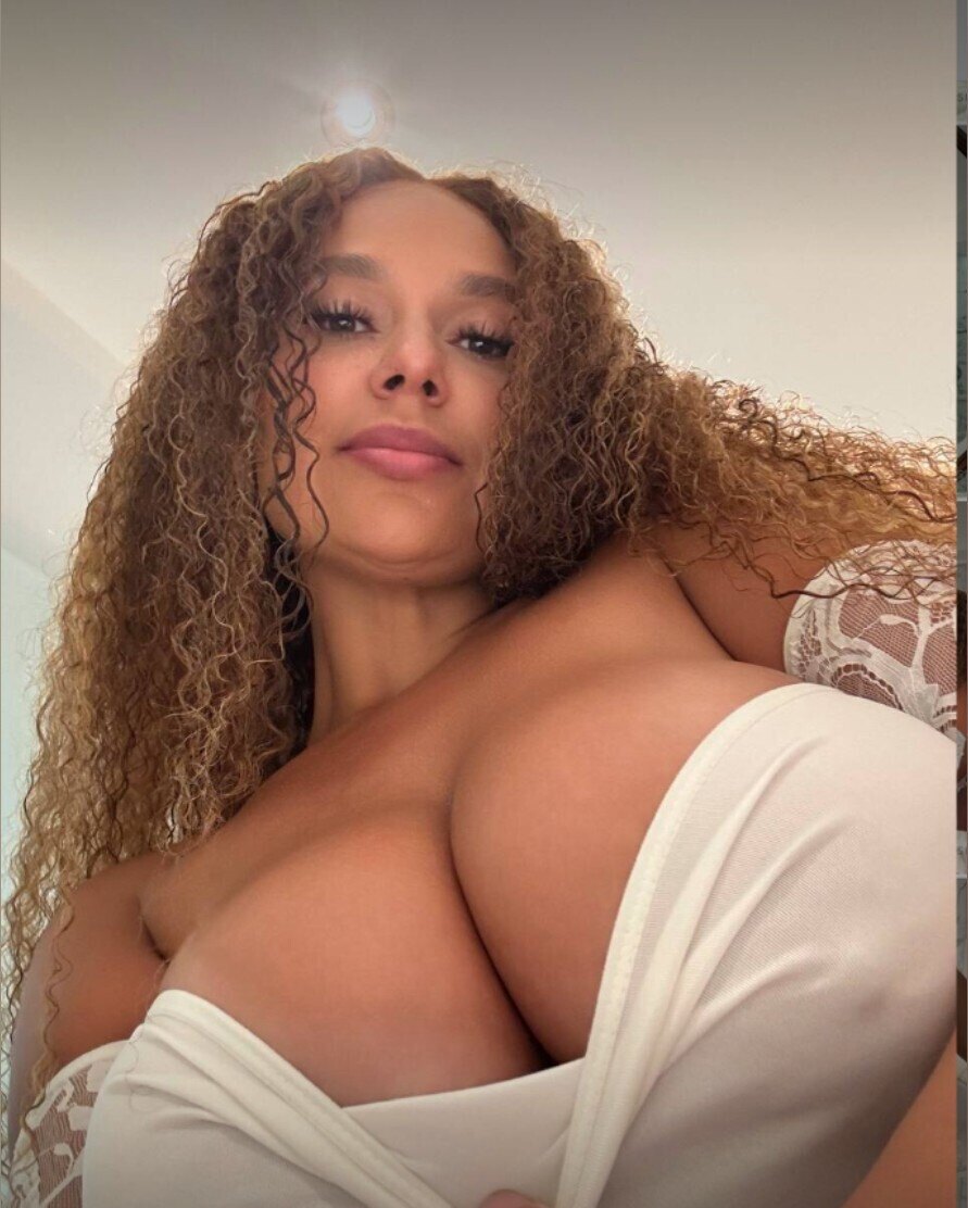 Pamela Alexandra profile image