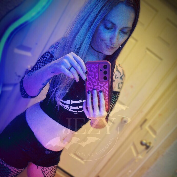Jezybomb profile image