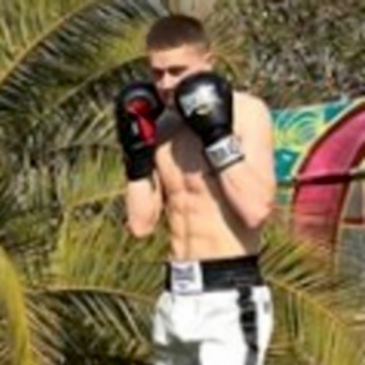 Hung Twink | Top profile image