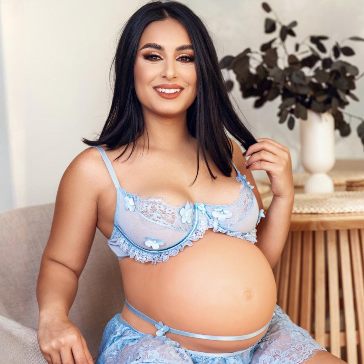 Pregnant Amy profile image