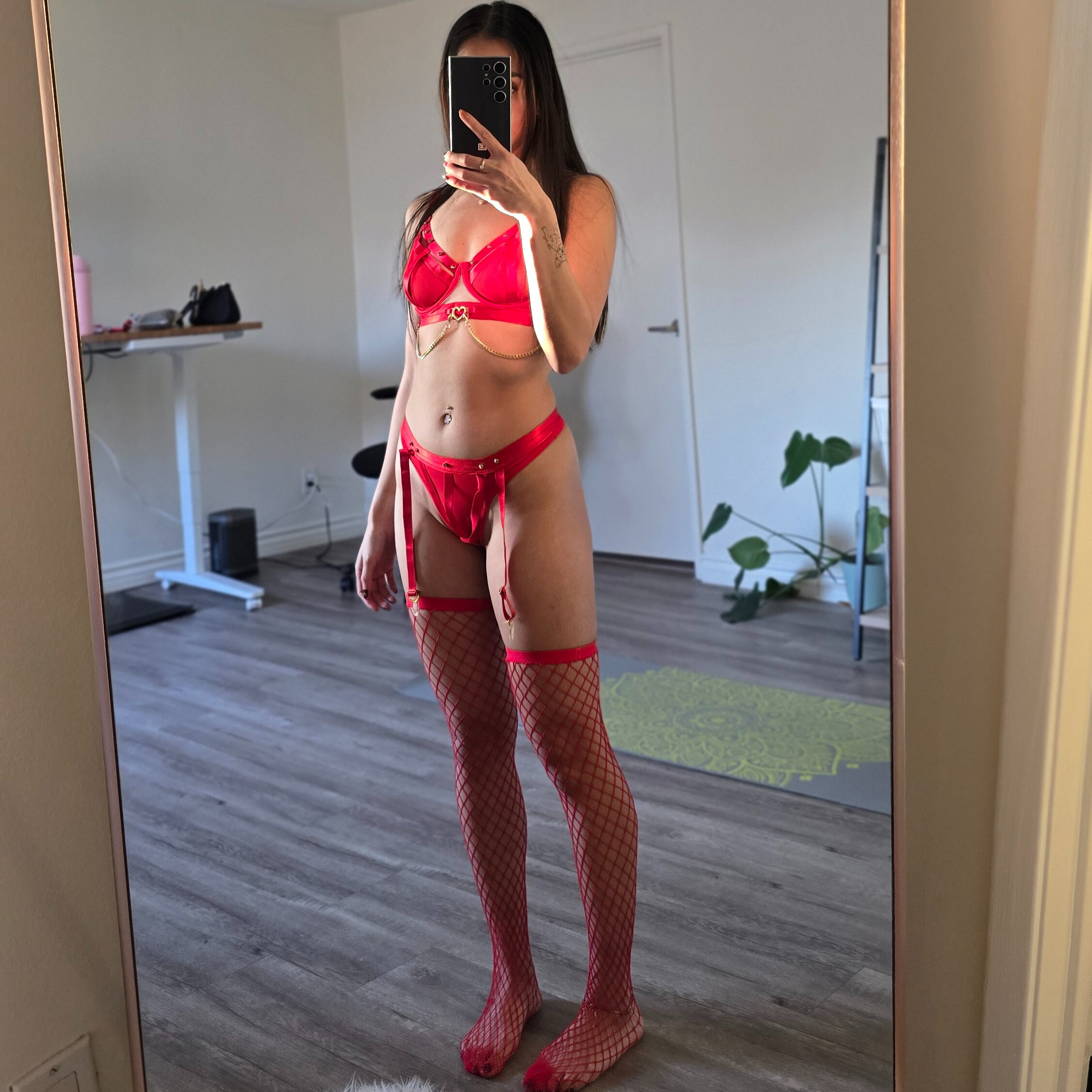 Alice - petite yoga girl 🧘🏻‍♀️ profile image