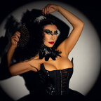 Vivienne Ruth profile image