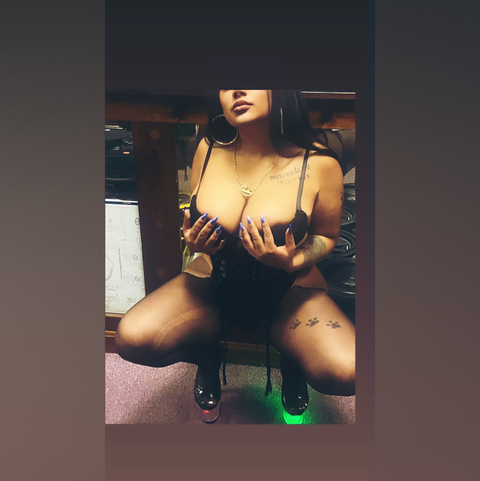Island Gyal 🌴 cover image