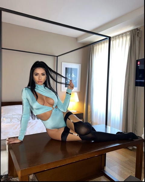 Lara La zia cover image