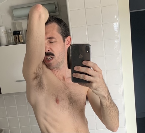 bottomkinky cover image