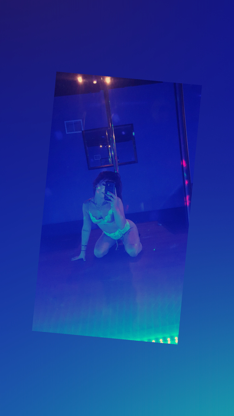 BabyGirl Gigi🍑 cover image