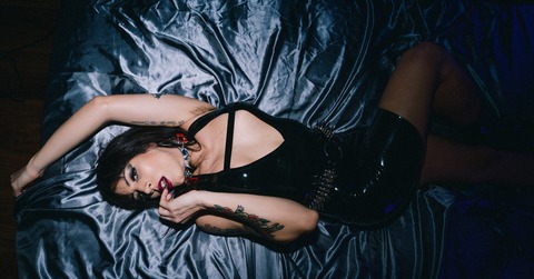 Alexa Hoyt 🖤 cover image