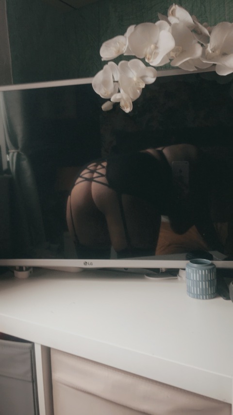 Queen Peach cover image