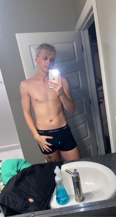 LoganYungxxx cover image