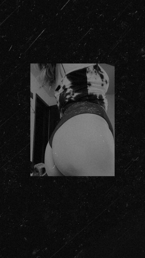 Lovely_Layne cover image