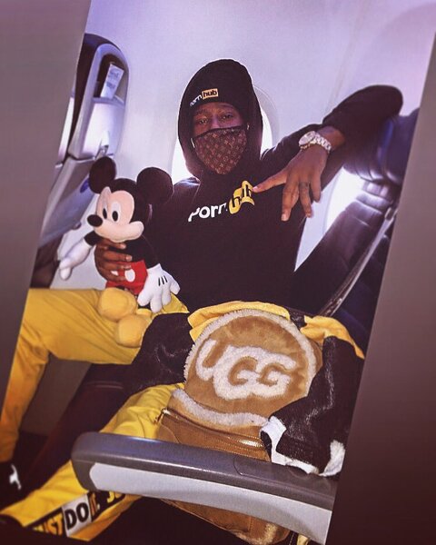 MrKaRon4x cover image