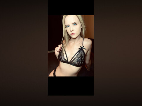 Reneexoxo cover image