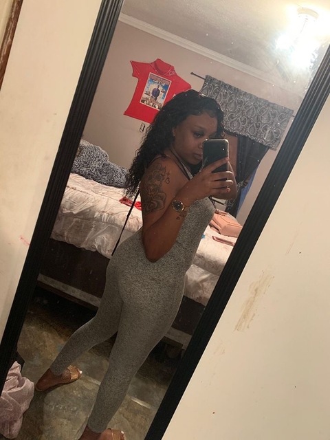 PFP : pretty fat pussy 😌😘 cover image