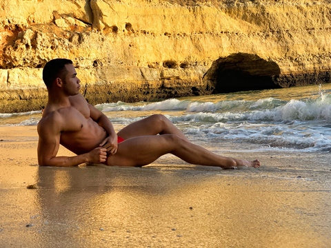 Alê cover image