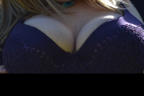 Hot Guava / Sexy Busty Stoner Chick cover image