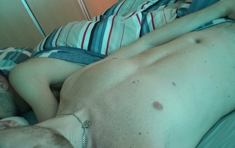 guyhot cover image
