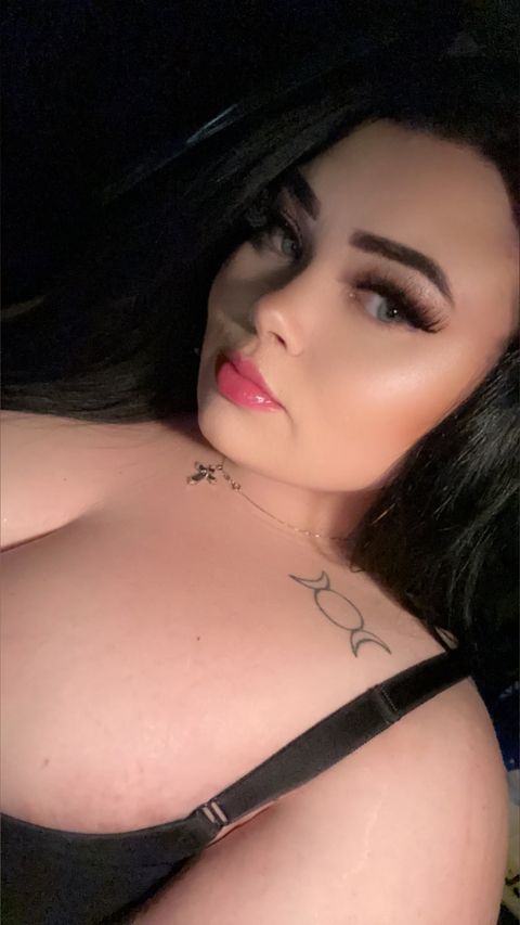 FayDaBBW cover image