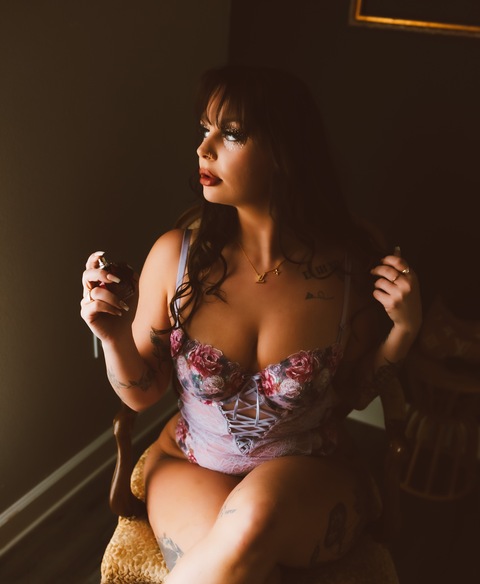 NastyBratMomma 🍑 cover image
