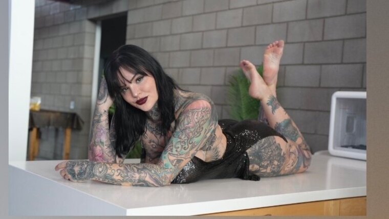 HEIDI LAVON | VIRAL COSPLAYER ✨ cover image