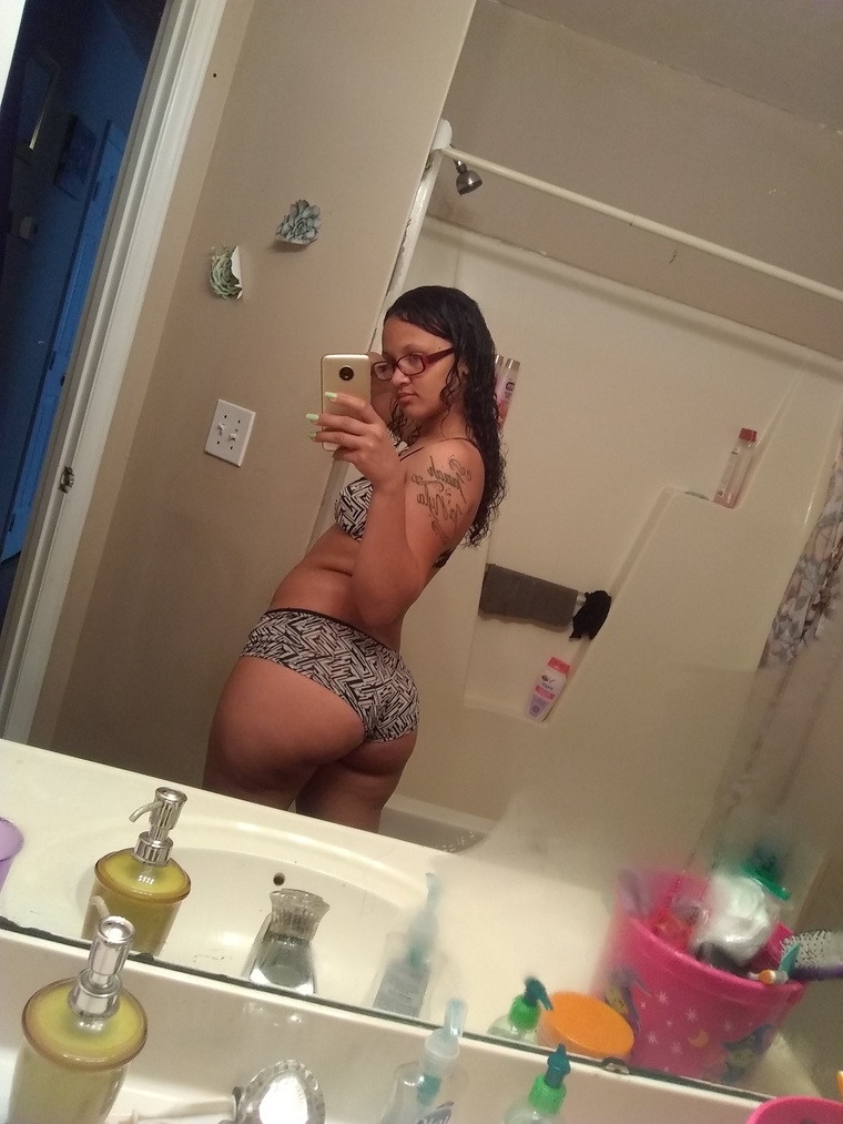 Nikole 🤤 profile image