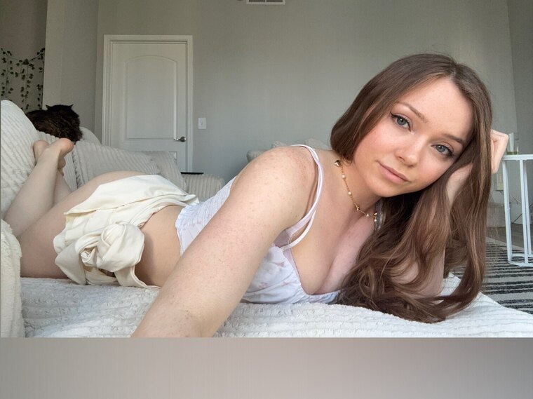 SavyaRose 💦 cover image