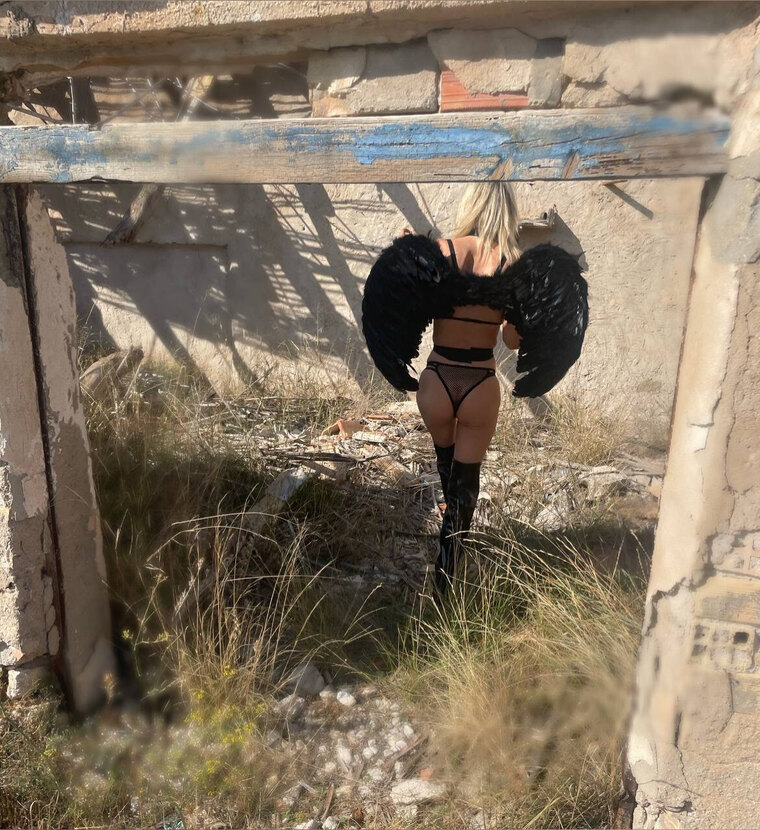 𝑲𝒊𝒓𝒔𝒕𝒚’𝒔 𝑽𝑰𝑷 👱🏼‍♀️ cover image