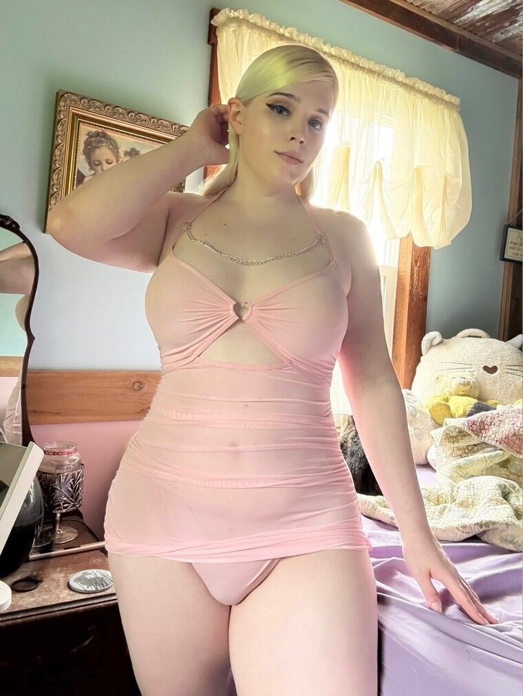 Amanda Rae | Curvy Tgirl Pics cover image