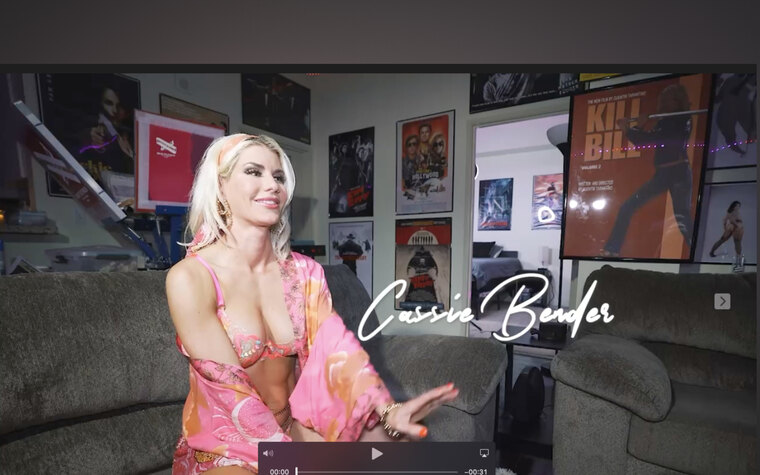 Cassie Bender Fit RAW 💋🔥 cover image
