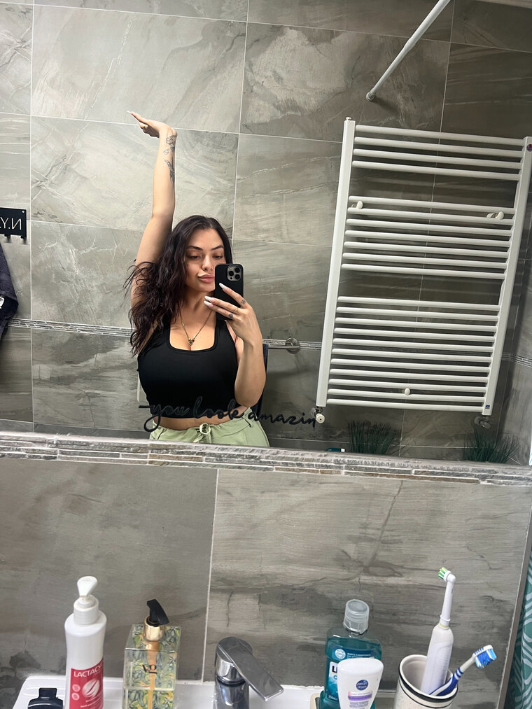 MiaBigTits cover image