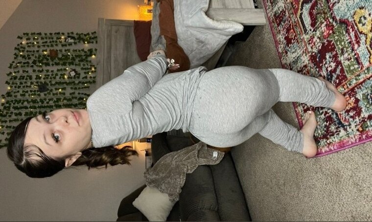kelsey 3'10 🍑🍒🐱 cover image