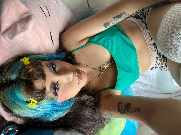 ♡ Sapphire ♡ 🇸🇻 cover image